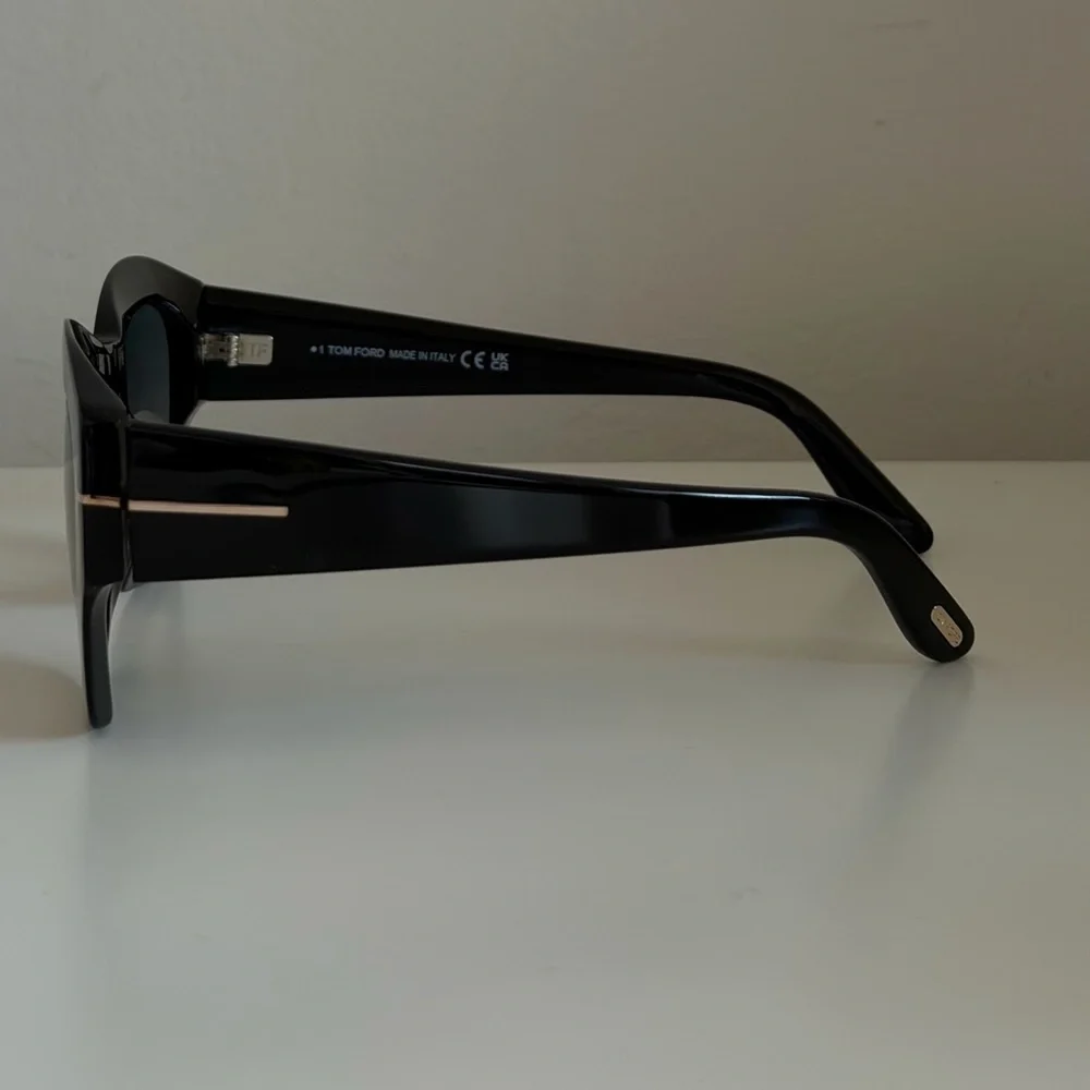 Tom Ford  Guilliana Sunglasses Black Blue lense - Picture 5 of 12